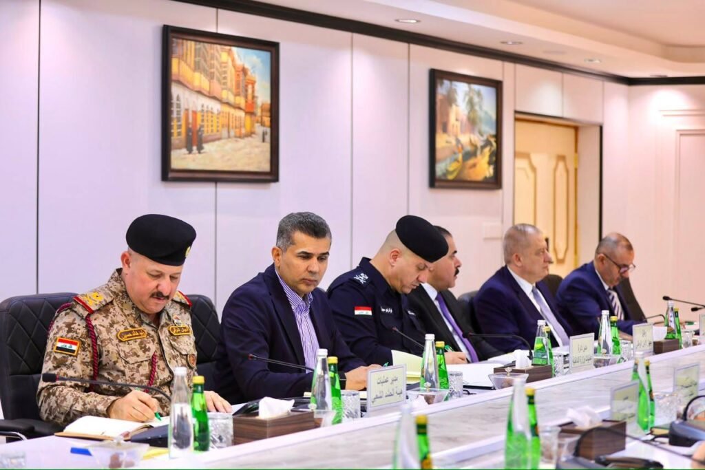 اجتماع أمني موسع لبحث نقل الملف الأمني داخل المدن إلى وزارة الداخلية