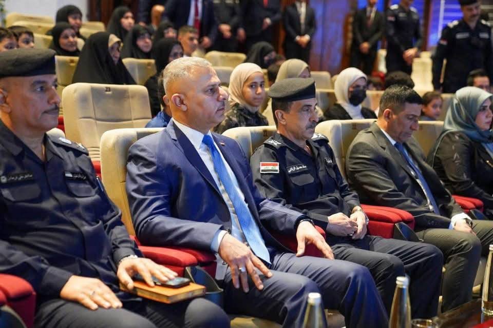 توزيع الكسوة المدرسية على أبناء شهداء وزارة الداخلية