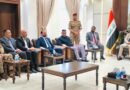 محافظ المثنى يطالب وزير الدفاع بمركز لتأهيل الجرحى ومعالجة الألغام وفتح التطوع لأبناء المحافظة محافظ المثنى توفيق الحساني يستقبل وزير الدفاع نايف مكيف الشمري في ديوان المحافظة