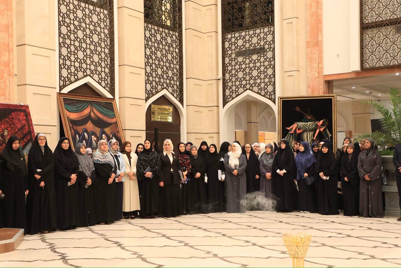 جانب من الوقفة التضامنية في جامعة الزهراء للبنات مع طالبات أذربيجان