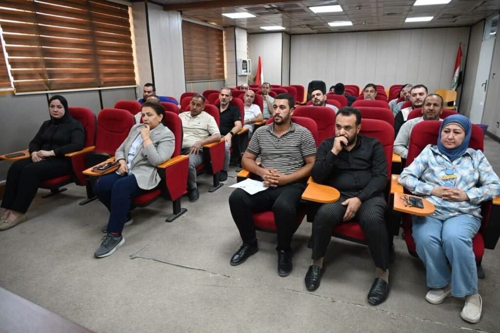 موظفو وزارة العدل خلال ورشة دائرة التخطيط العدلي