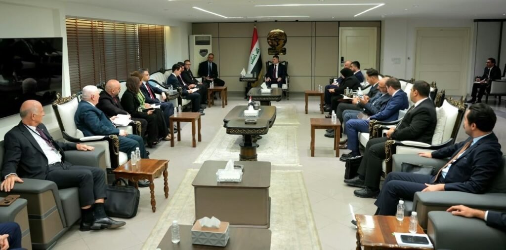 اجتماع وزير النقل مع الوفد الاقتصادي التركي ورجال أعمال عراقيين
