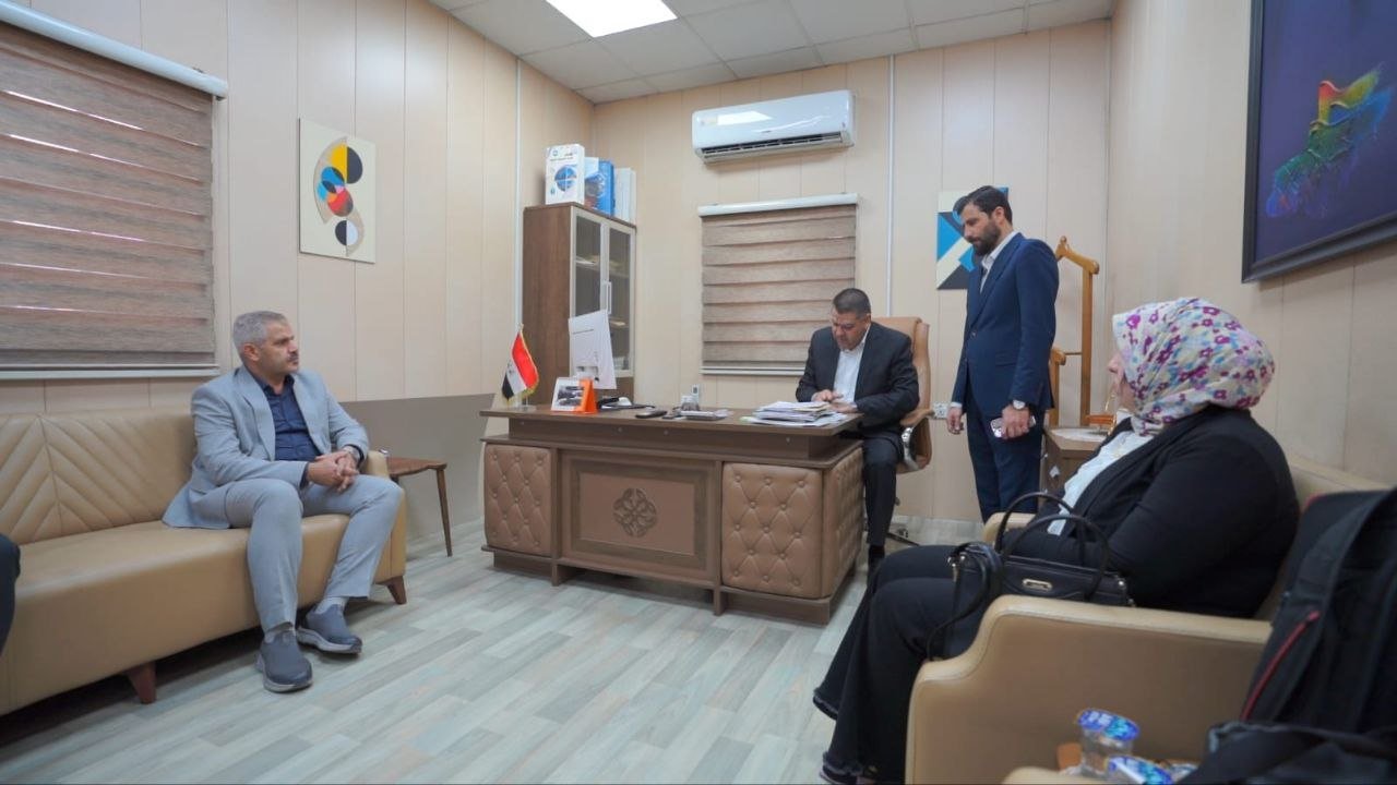 اجتماع لجنة متابعة طباعة الكتب المدرسية مع إدارة دار الشؤون الثقافية